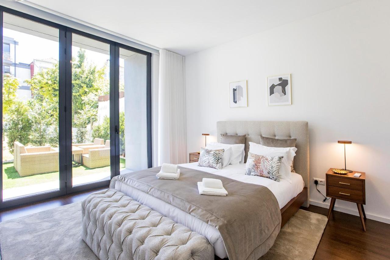 Superb 1Br Flat W/ Garden, Ac & Free Parking By Lovelystay Порто Екстериор снимка