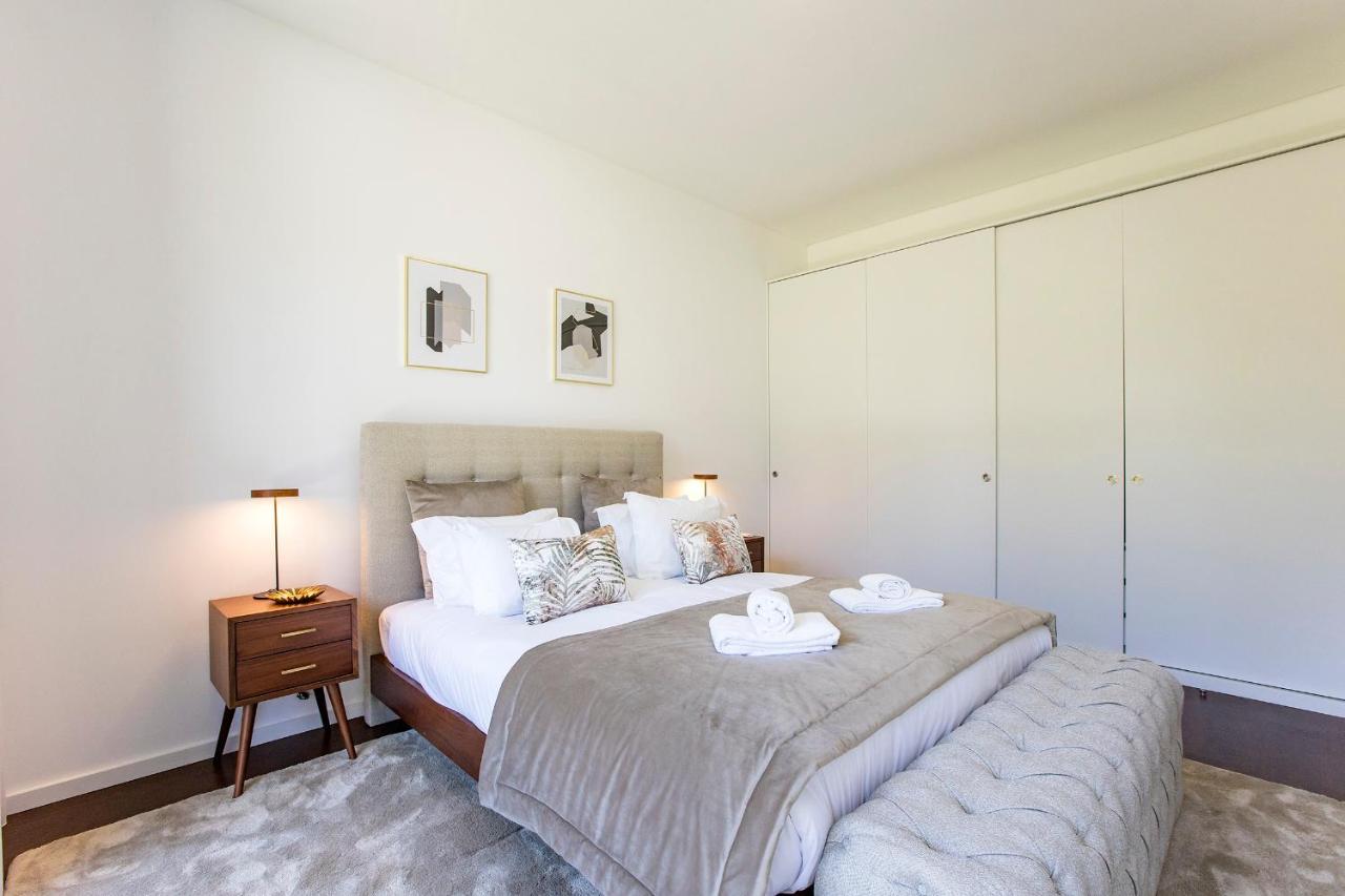 Superb 1Br Flat W/ Garden, Ac & Free Parking By Lovelystay Порто Екстериор снимка
