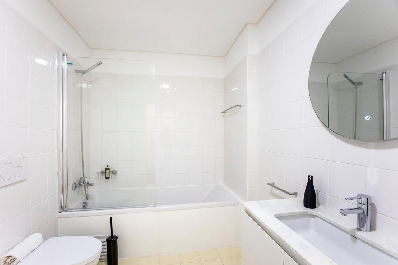 Superb 1Br Flat W/ Garden, Ac & Free Parking By Lovelystay Порто Екстериор снимка